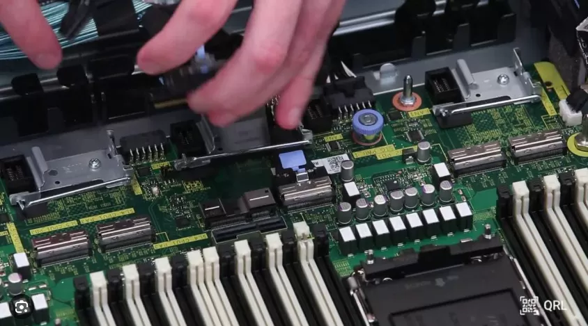 Máy chủ Dell PowerEdge R860 24x2.5'' - 2x2.5